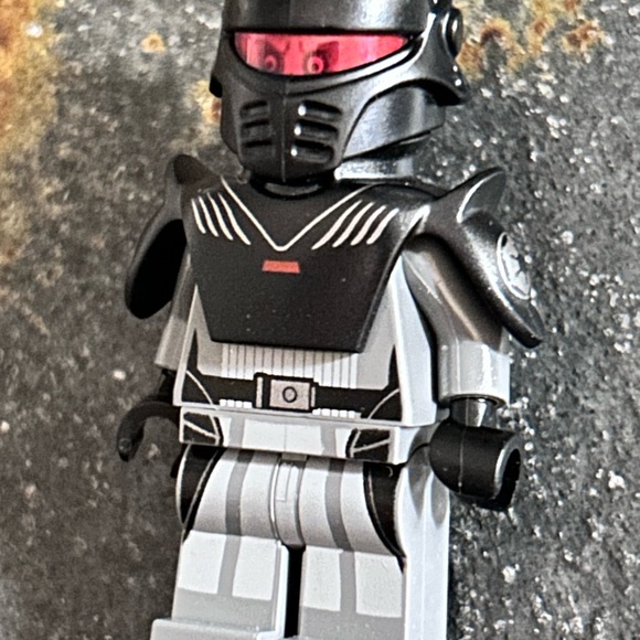 LEGO StarWars Grand Inquisitor Mini Figure sw0622 with helmet - Picture 3 of 10